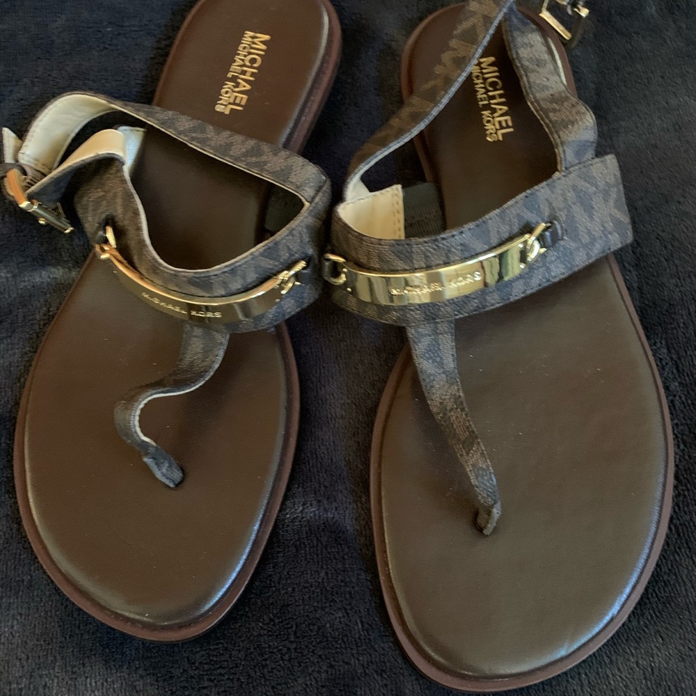 NEW Michael Kors sandals with matching belt - Picture 3 of 6